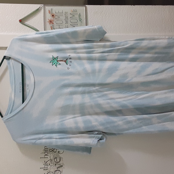 Selling a Guess Shirt, Size Xl, color blue and white